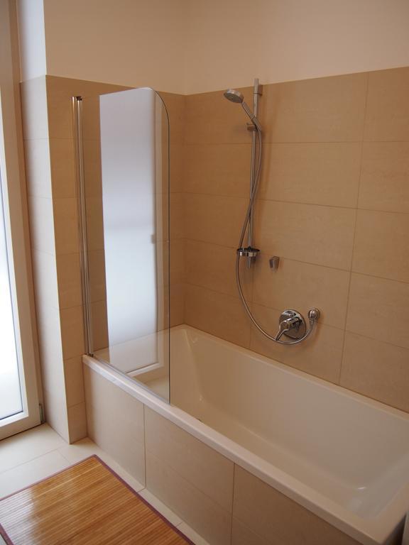 Apartment Schlosspark Am Traunsee Altmuenster Room photo